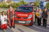 Feuerwehrkurat Franz Winter, Ehrenkommandant Fritz Grass, Patin Christa Schnauer und Kommandant Josef Fischer (von links). Foto: Leneis