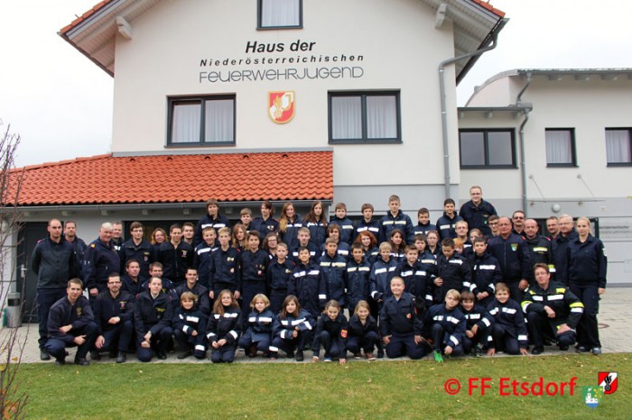 Feuerwehrjugend Etsdorf und Engabrunn im Haus der Feuerwehrjugend in Altenmarkt