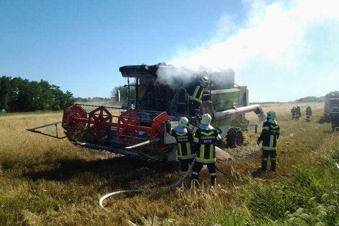 Mähdrescherbrand in Reith 22.07.2013