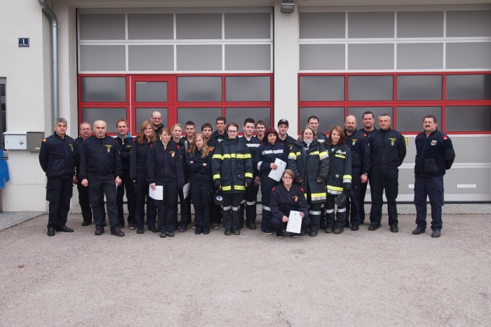 Abschluss Truppmann am 06.04.2013 im Feuerwehrhaus Lengenfeld