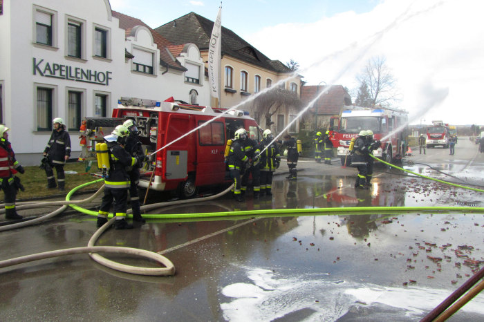 Walkersdorf: 8 Feuerwehren im Einsatz bei Wohnhausbrand