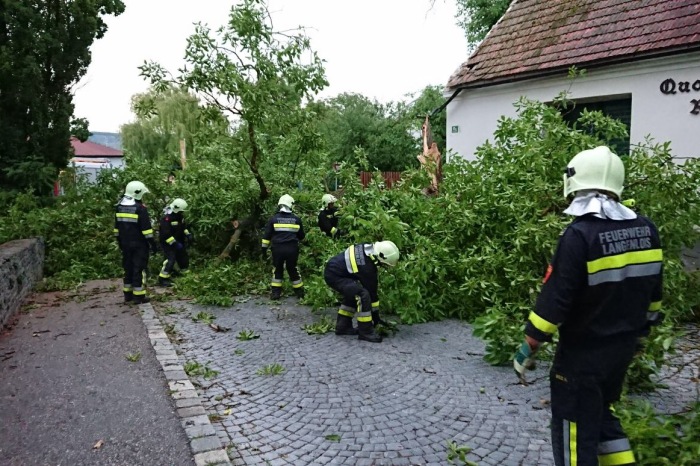 Einsatzreiche Nacht für die Feuerwehr Langenlois