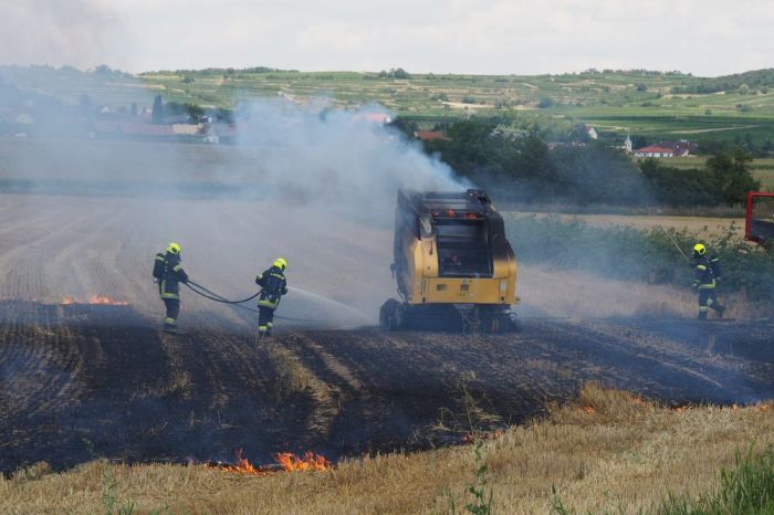 Strohpressenbrand in Kammern