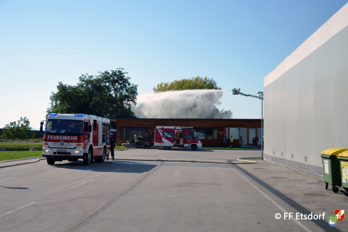 Bezirksübergreifende Übung – Alarmstufe B4 im Gewerbepark Grafenwörth