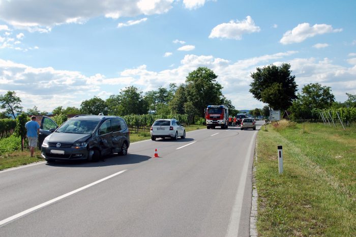 Verkehrsunfall mit 3 beteiligten PKW`s auf der Bundesstraße 34