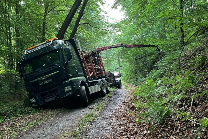 LKW Bergung in Schiltern