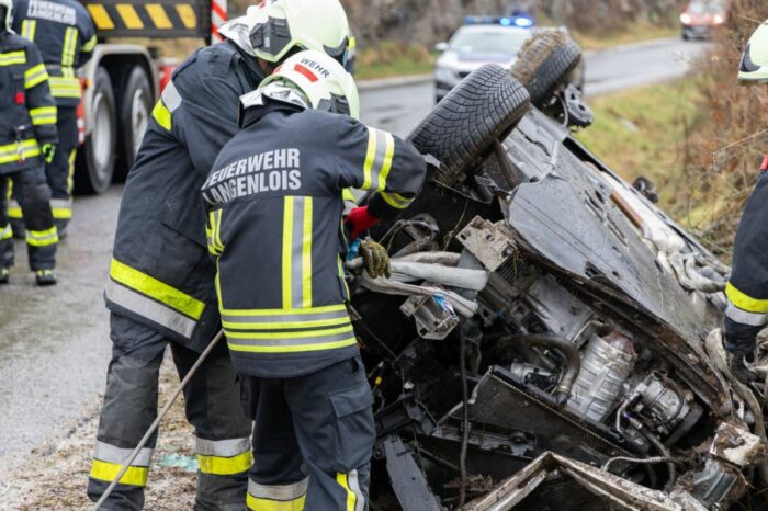 Verkehrsunfall mit Menschenrettung